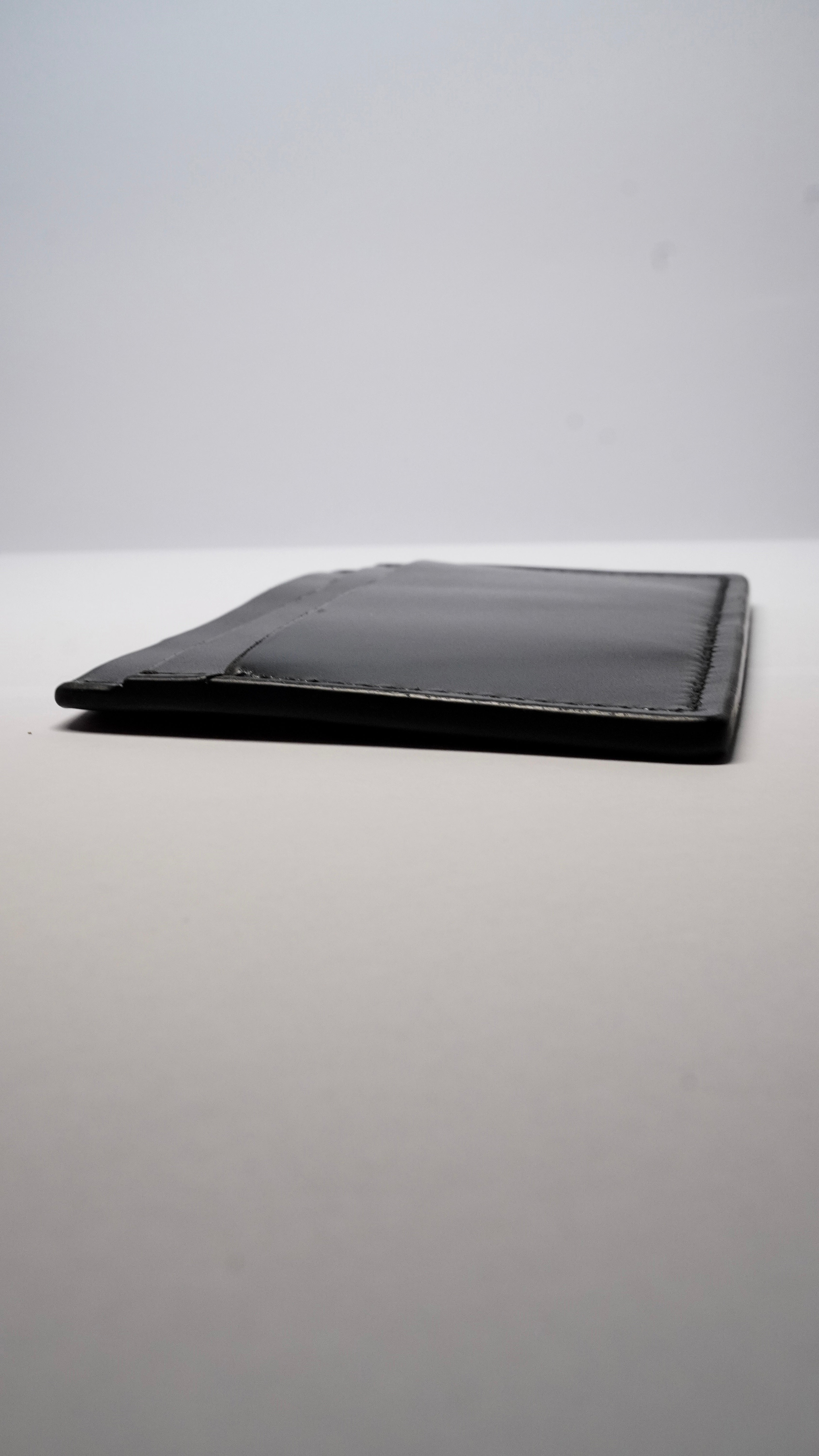 Cardholder din piele naturală – Negru Clasic